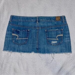 Women’s 12 American Eagle Distressed Denim Skirt